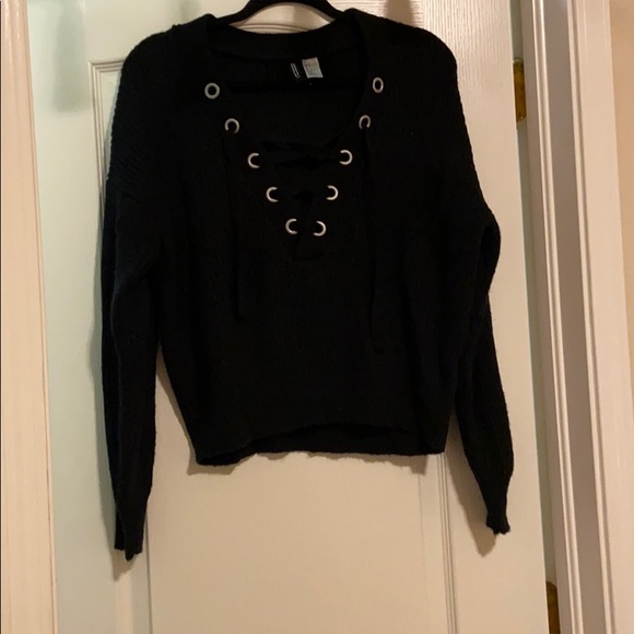 Black Sweater! - Picture 1 of 3